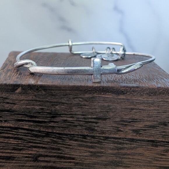 Alex and Ani Adjustable Bracelet with Cross - Silver Tone - Condition Issues - Picture 1 of 7